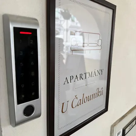 U Calouniku * ליטומיסי